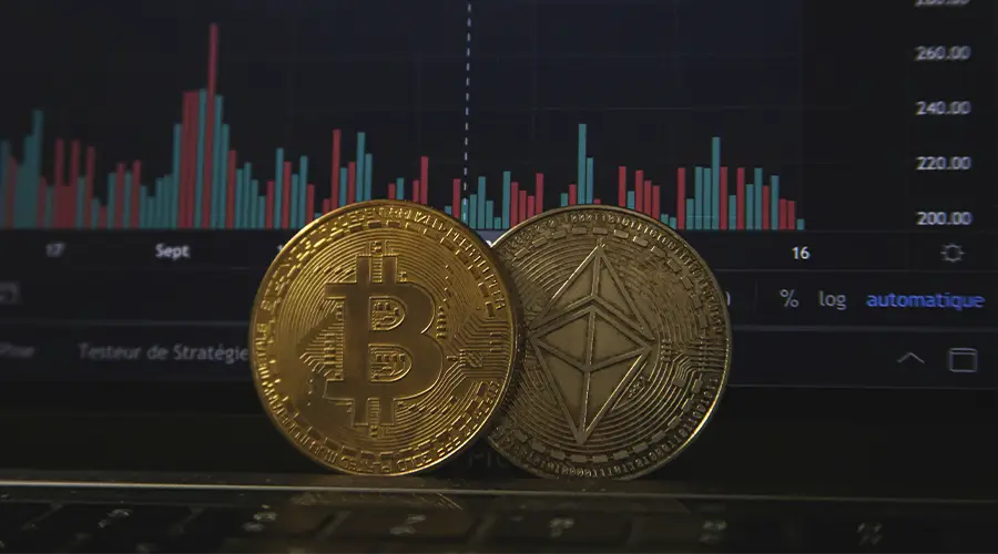 Especialistas discutem o futuro das apostas com criptomoedas no Brasil durante o Payment Expert Summit.