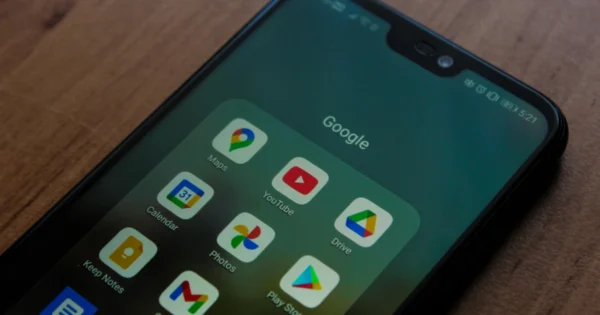 Google Play Store libera apps de bets licenciadas no Brasil. Créditos: Czapp Árpád